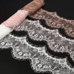 tissu dentelle fleurs franges rose pâle blanc noir vert rouge violet gris classique