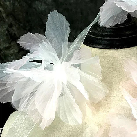 ruban plumes fin plume fine dentelle organza blanc gris lavande élégant décoratif polyester coton