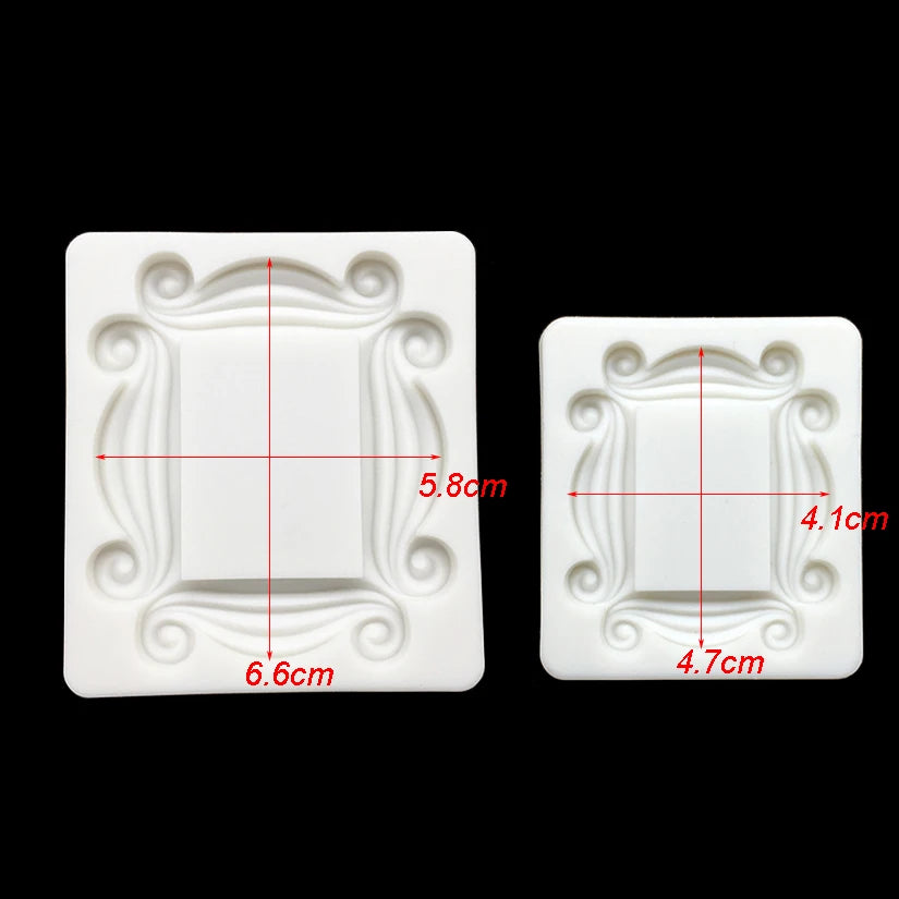 moules silicone gâteaux fondant chocolat blanc jaune motifs cadres volutes texturés baroques