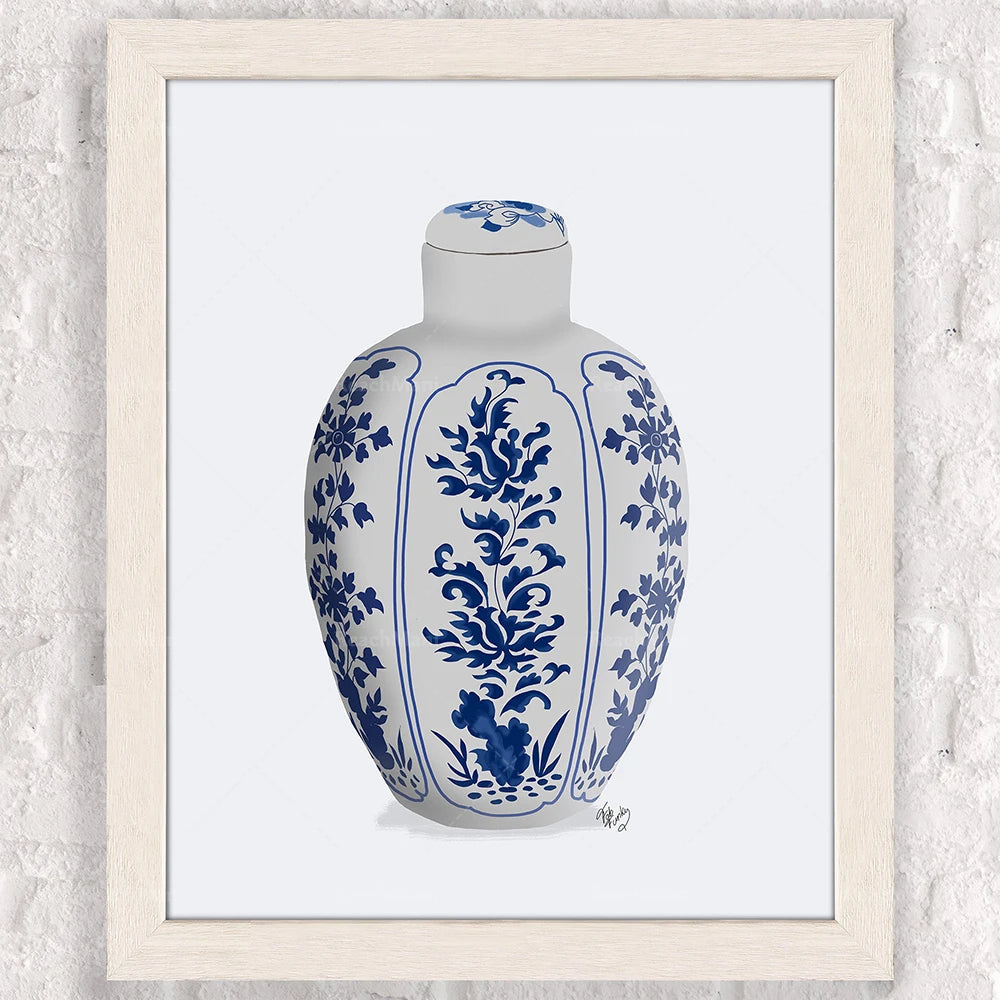 Un magnifique vase en porcelaine de style chinois, décoré de motifs floraux bleus élégants sur un fond blanc.