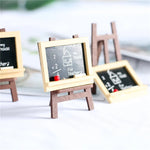 miniatures chevalet ardoise noire palette peinture livre scolaire décoratif bois texturée