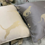 coussin léopard moderne gris décoratif maison lit carré polyester 45x45cm