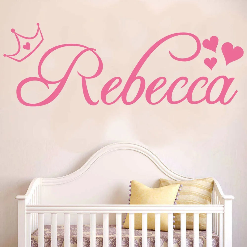 sticker mural couronne coeurs personnalisable chambre enfant roseclair décoration écriture cursiveOpaque
