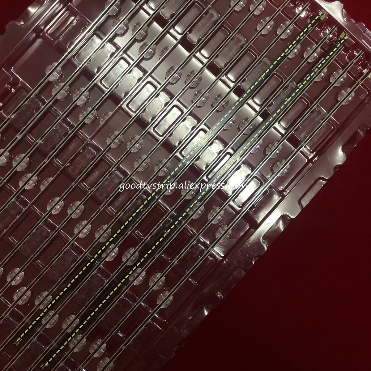 ruban led noir jaune décoration professionnelle ligne leds modernes connecteurs dorés flux lumineux élevé