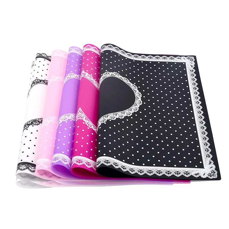 serviettes silicone points blancs noir rose bordure dentelle nail art classique coeurs pliableswasher resistant