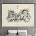 Deux statues décoratives chinoises représentant des créatures fantastiques avec des détails ornementaux complexes.