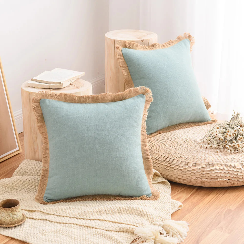 coussins decoratifs bohemes couleurs multicolores tissu texturé franges rustique