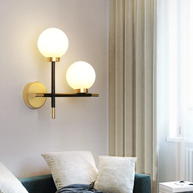 applique murale moderne globes opalescents verre translucide noir doré chambre salon entrée minimaliste