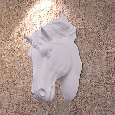 décoration murale tête cheval résine noire blanche moderne fixations murales abstraite jaunes orangées