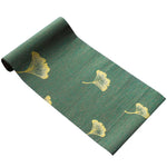 serviette table classique feuilles d'érable dorées vert foncé beige marron traditionnelle tasses thé plateau