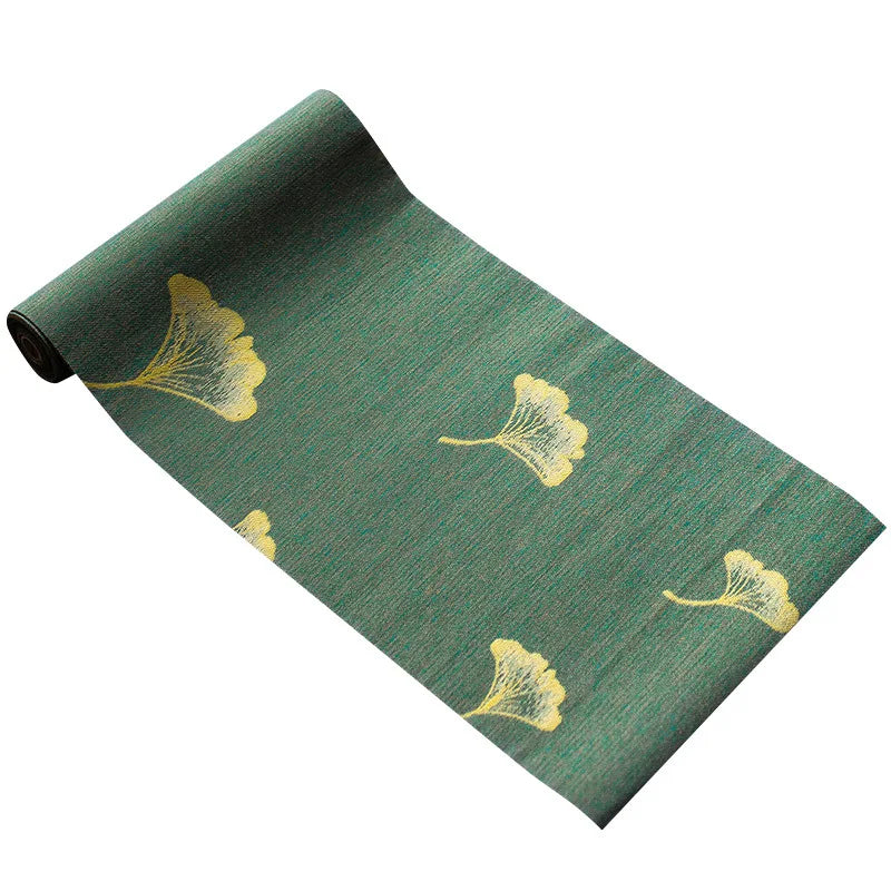 serviette table classique feuilles d'érable dorées vert foncé beige marron traditionnelle tasses thé plateau