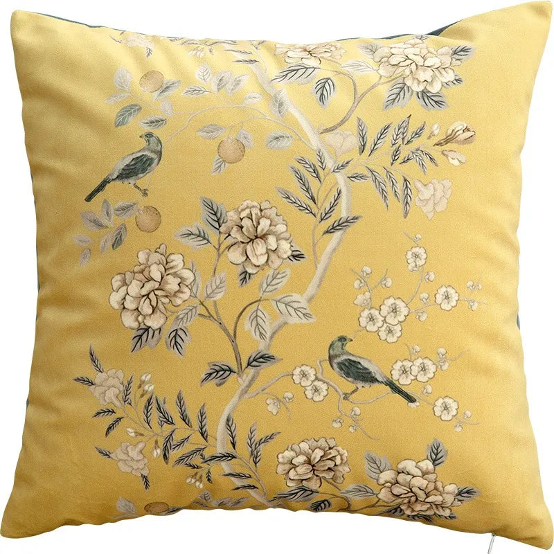 coussin décoratif motif oiseaux fleurs traditionnel tissu velours couleur beige opacité 45x45cm usage lit