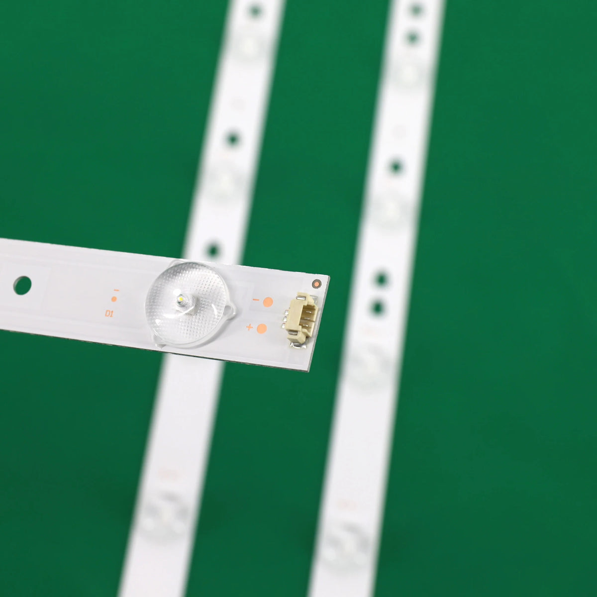 barres lumineuses led blanc vert industrielle lisse dorée adhésive connecteurs électriques