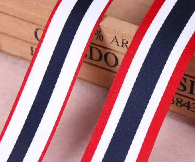 ruban polyester largeur 3cm rouge blanc bleu marine motif rayures classique double face