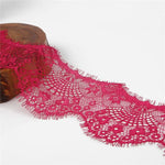 tissu dentelle fleurs franges rose pâle blanc noir vert rouge violet gris classique