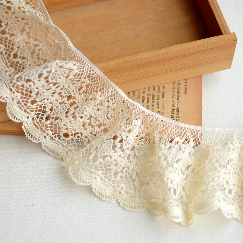 collier vintage romantique dentelle fleurée beige coton motifs floraux éthique écologique