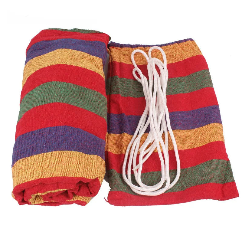 hamac rayures horizontales bleu rouge simple rustique sac rangement cordelettes suspension