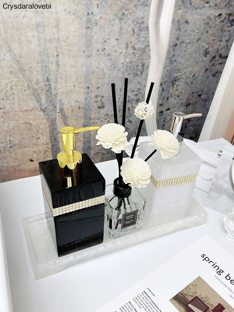 distributeur savon huiles essentielles moderne élégant blanc noir marbré set accessoires