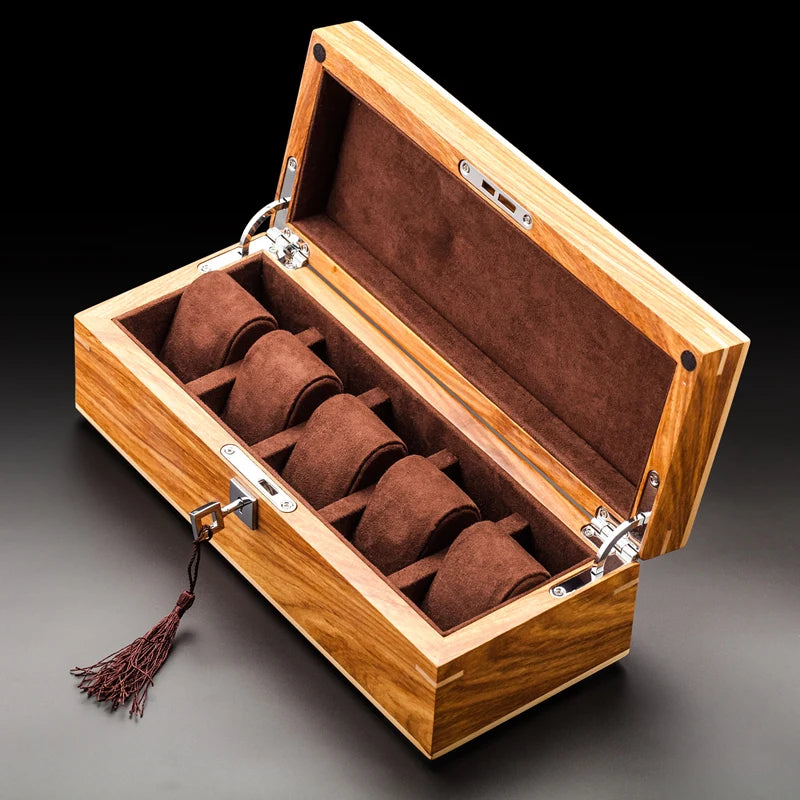 boîte rangement montres bois brun clair feutre doux compartiments élégants charnières métal tassel cuir