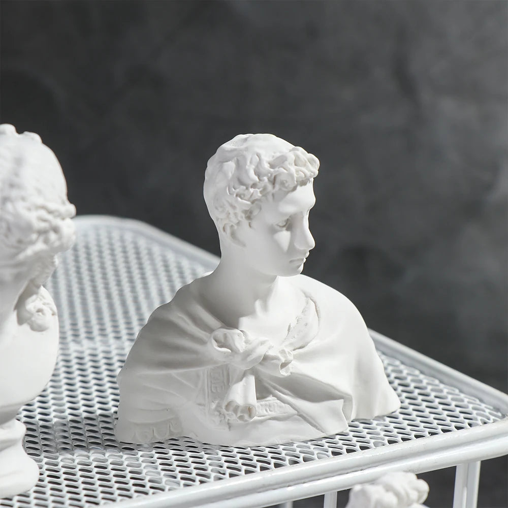 buste sculpté résine blanc détails granuleux classique réaliste décoration intérieureportrait miniature
