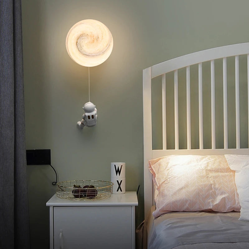 lampe murale moderne blanc gris astronaute lune éclairage chambre salon contemporain led fixé mur