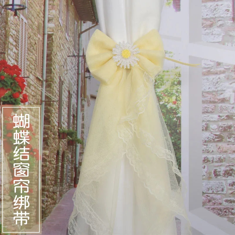 ruban fenêtre dentelle rose clair jaune clair vert pastel moderne décoratif romantique translucent attache