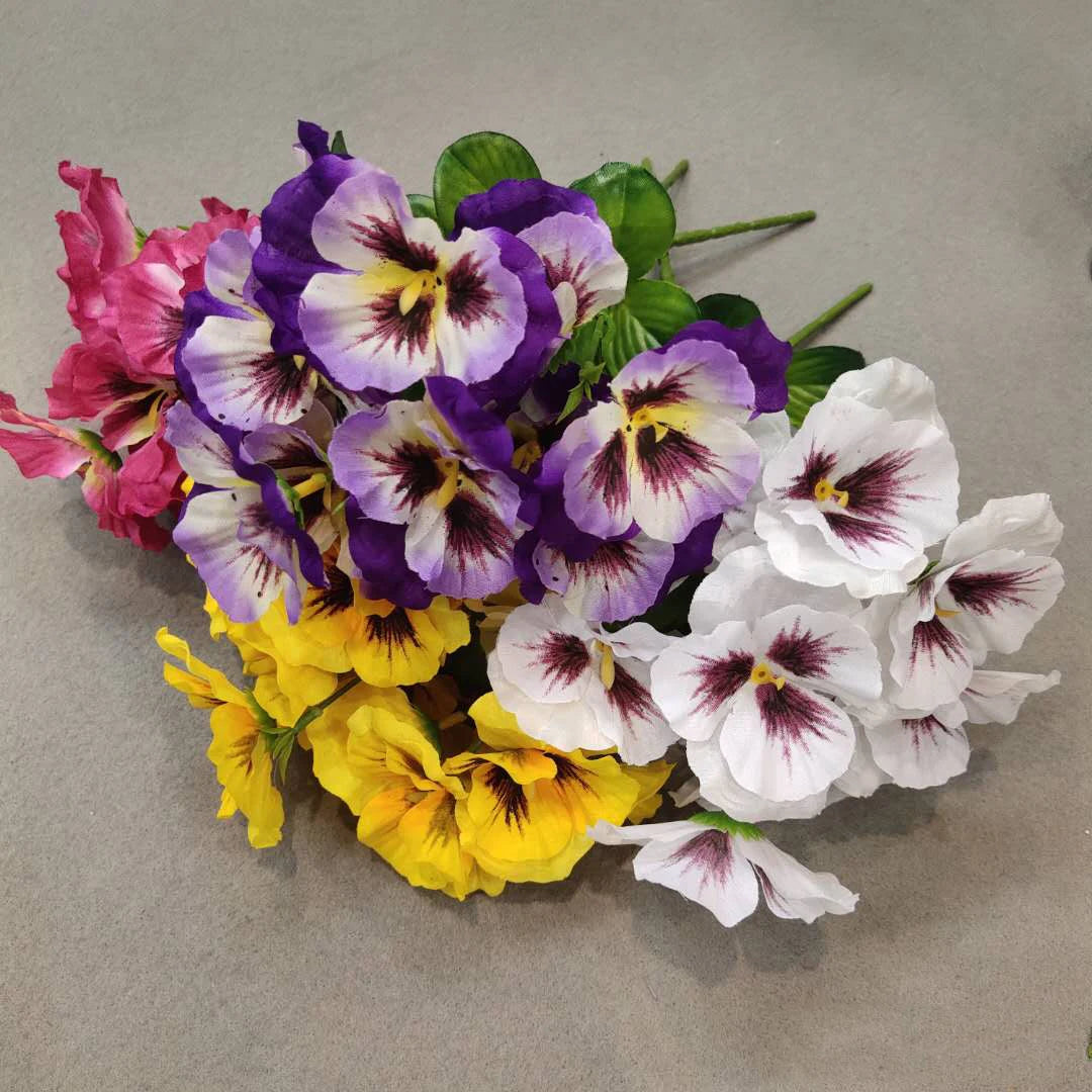 bouquet fleurs artificielles violet blanc moderne extérieur décoration mariage patio entrée porche