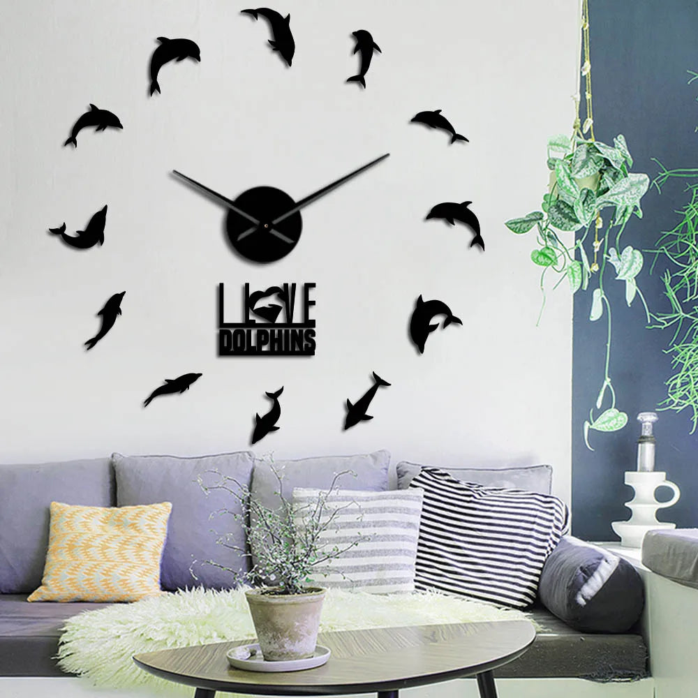Horloge design dauphins vue de face