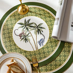 placemat rond vert blanc doré palmiers singes botanics assiette fourchette pain verre vin livre