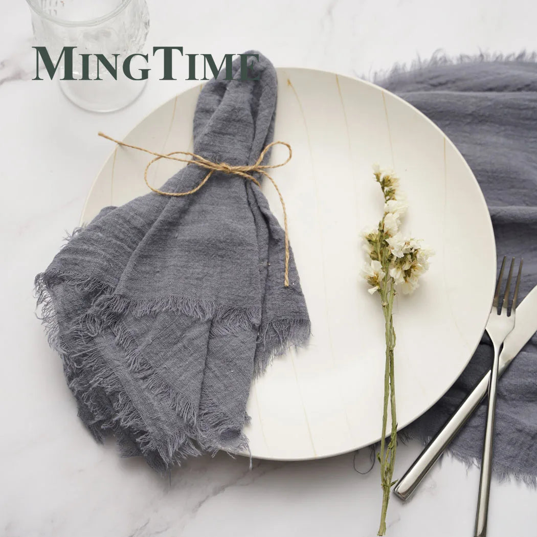 serviette table moderne gris rose pâle franges bord texture rugueuse opacité rustique