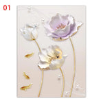 Un bouquet de fleurs de couleur pastel avec des poissons dorés et des perles, créant une image élégante et raffinée.