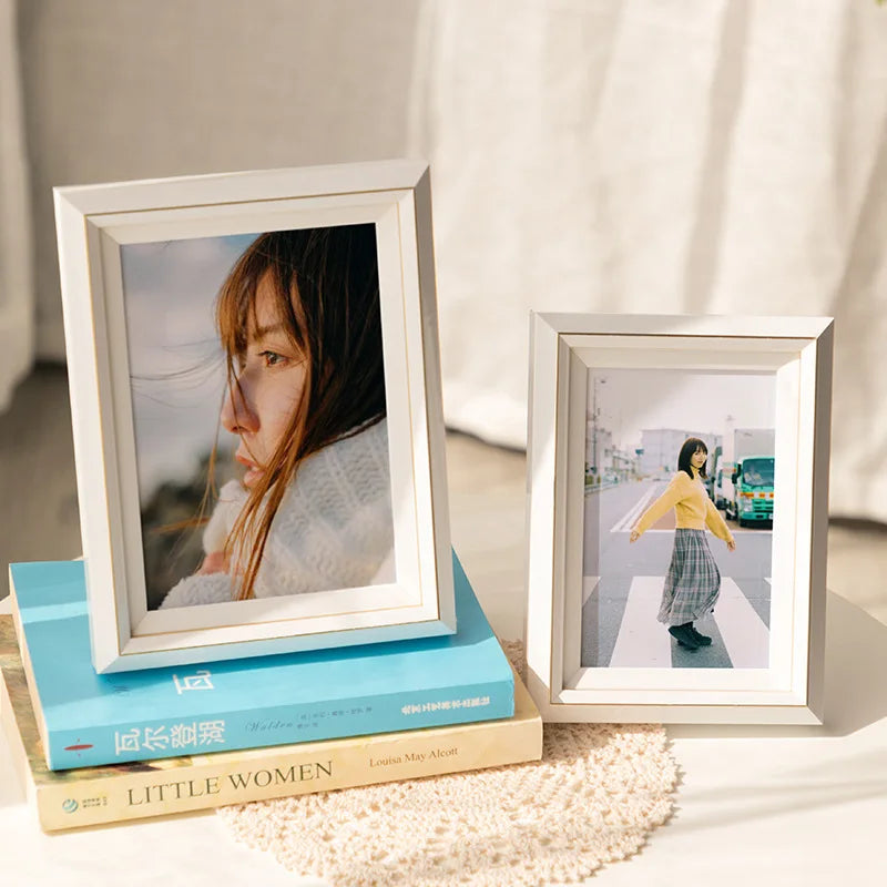 Cadre photo A4 en bois blanc avec photo de couple romantique