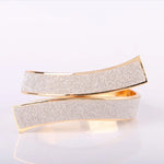 bracelet moderne paillettes or argent fermoir élégant accessoire mode bijou métal qualité haut gamme