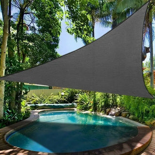 voile triangulaire moderne extérieur gris vert foncé marron opacité variable épaississement tissu uni piscine