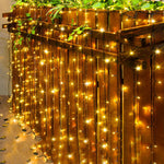 Détail des LED blanches chaudes sur la guirlande lumineuse extérieure