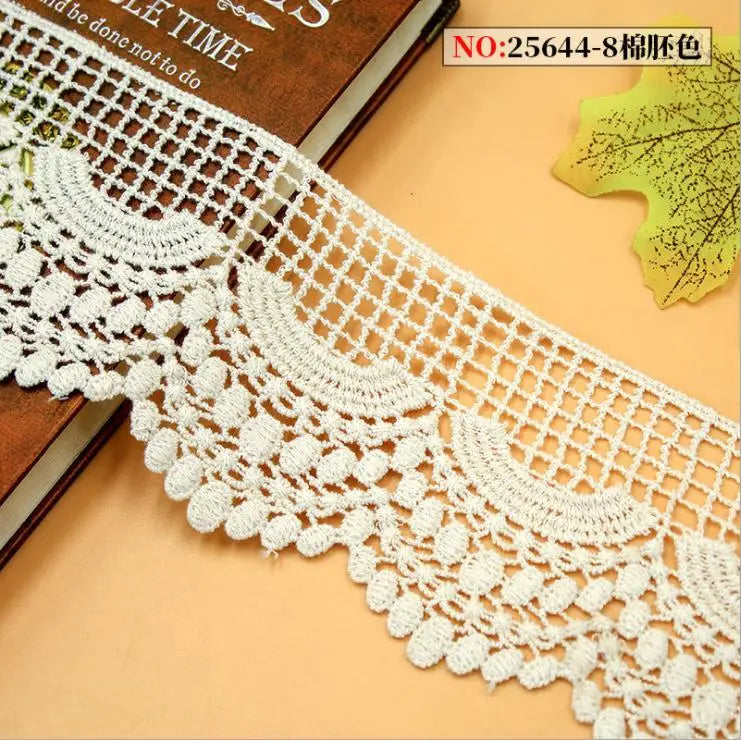 rubans dentelle fine motifs floraux noir beige blanc cassé classique élégant soluble l'eau écologique