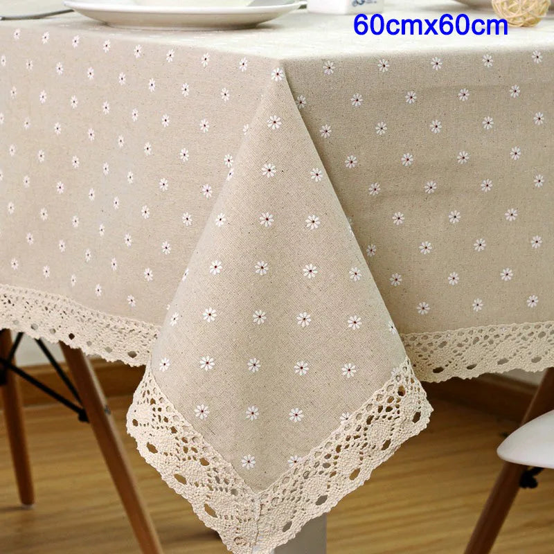 nappe table lin motif fleur dentelle beige serviettes assiettes couverts classique rustique