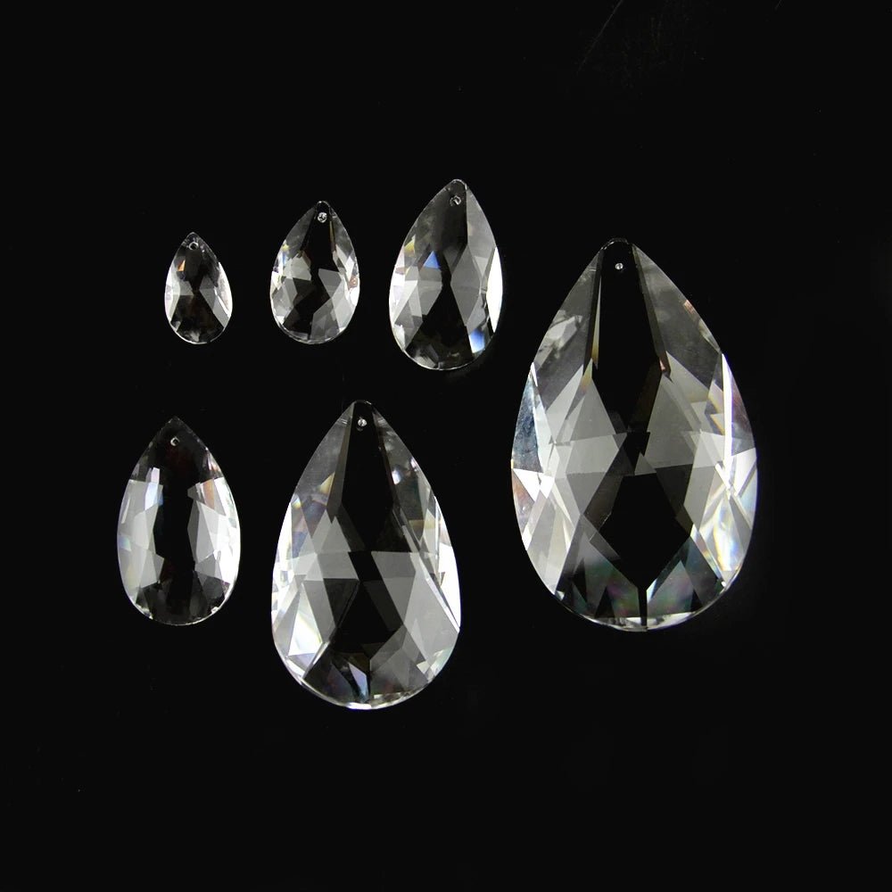 pendants cristal goutte transparent facettes modernes élégants chaines fines lustre décoration lumière