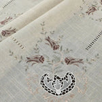 nappe élégante polyester opaque broderie florale beige clair gris marron foncé machine réutilisable restaurant