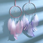 attrape rêves traditionnel plumes bois blanc rose violet bleuclair fil suspension