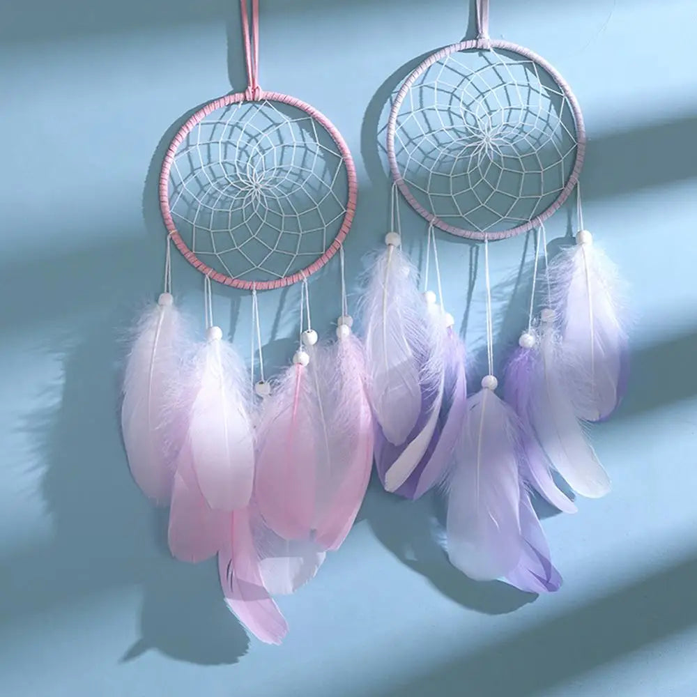 attrape rêves traditionnel plumes bois blanc rose violet bleuclair fil suspension
