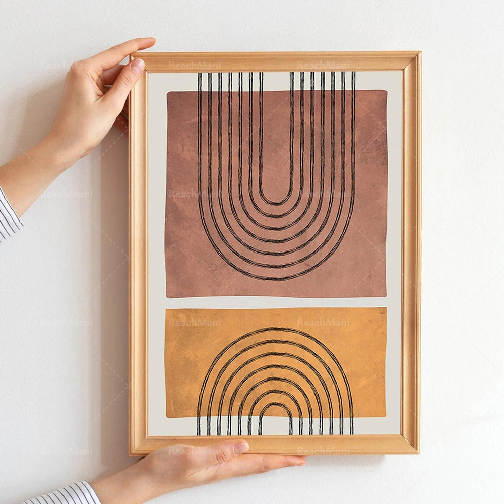 Œuvre d'art abstraite composée de formes géométriques en tons chauds et sombres, encadrée dans un cadre en bois.