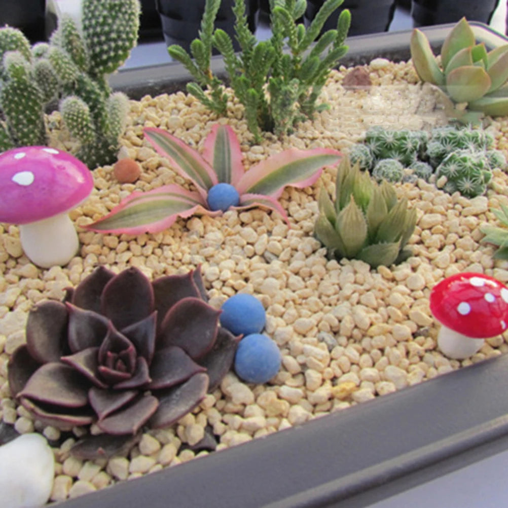 champignons decoratifs miniatures rouge blanc jardin decoration exterieure tringles vertes naturelle magique