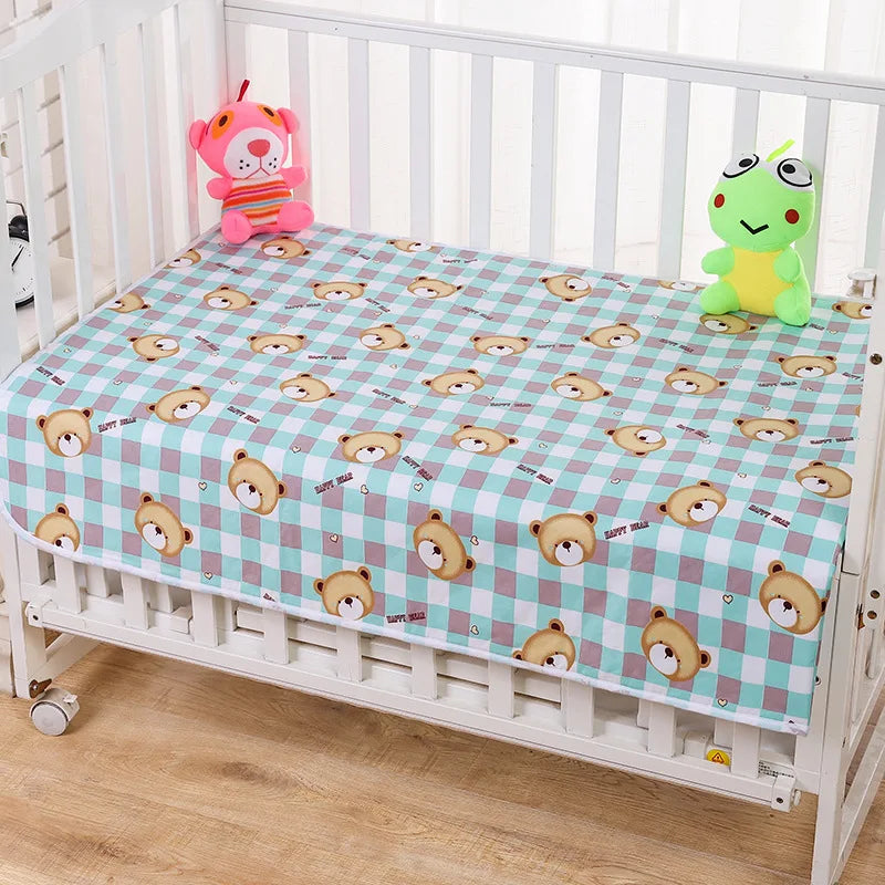 drap lit bébé multicolore voitures animaux imprimé bleu blanc coeurs étoiles lunes jaune