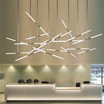 suspension lumineuse moderne blanc doré lignes horizontales diagonales sans ombre led encastré chambre salon
