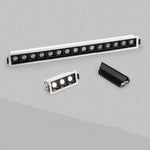 Spot lumineux LED encastrable en fonctionnement dans un couloir