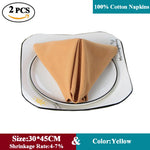 Serviettes de table carrées en coton 100% de couleur jaune, de dimensions 30 x 45 cm avec un taux de rétrécissement de 4 à 7%.