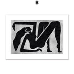 Image en noir et blanc avec une forme abstraite et élégante.