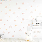 Autocollant mural amovible arc-en-ciel sur mur blanc
