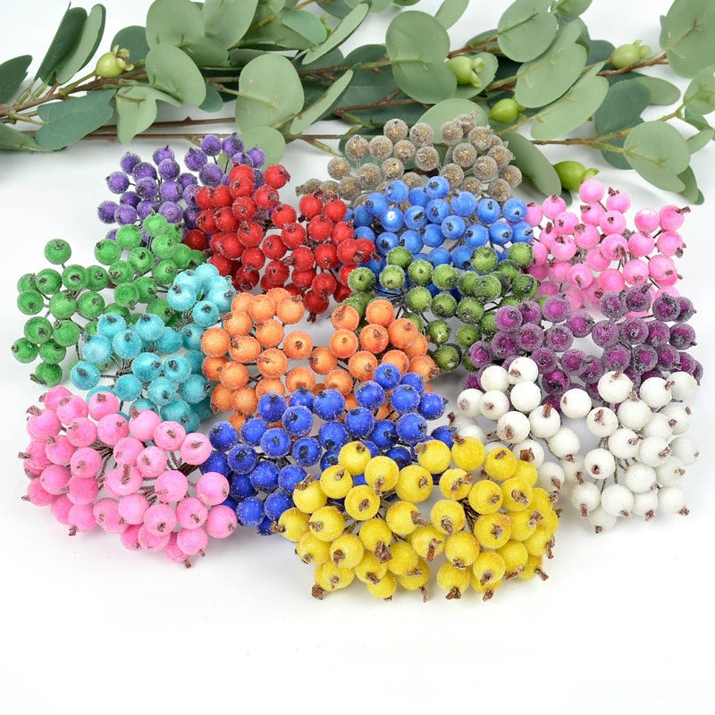 décoration intérieure bouquets artificiels baies colorées tiges fines brillantes maison fête anniversaire